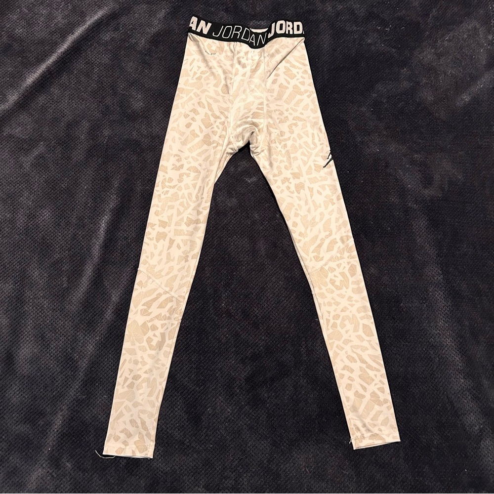 Nike Jordan Training‎ Tights Beige White Boy's size Medium M Base Layer